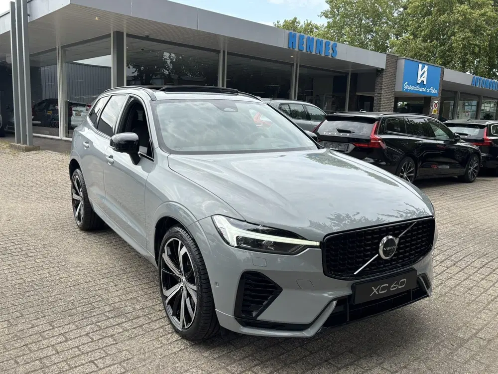 Volvo XC60 T6 Recharge AWD Ultimate Dark Pano 360 Hea uit 2023