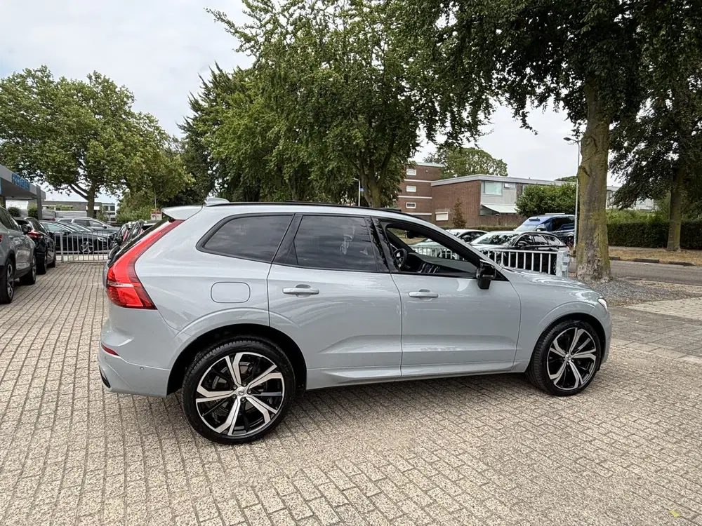 Volvo XC60 T6 Recharge AWD Ultimate Dark Pano 360 Hea uit 2023, foto 2