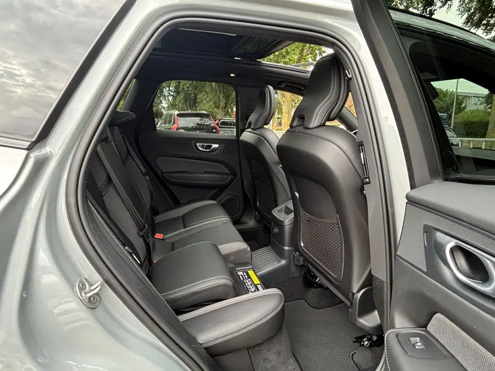 Volvo XC60 T6 Recharge AWD Ultimate Dark Pano 360 Hea uit 2023, foto 6