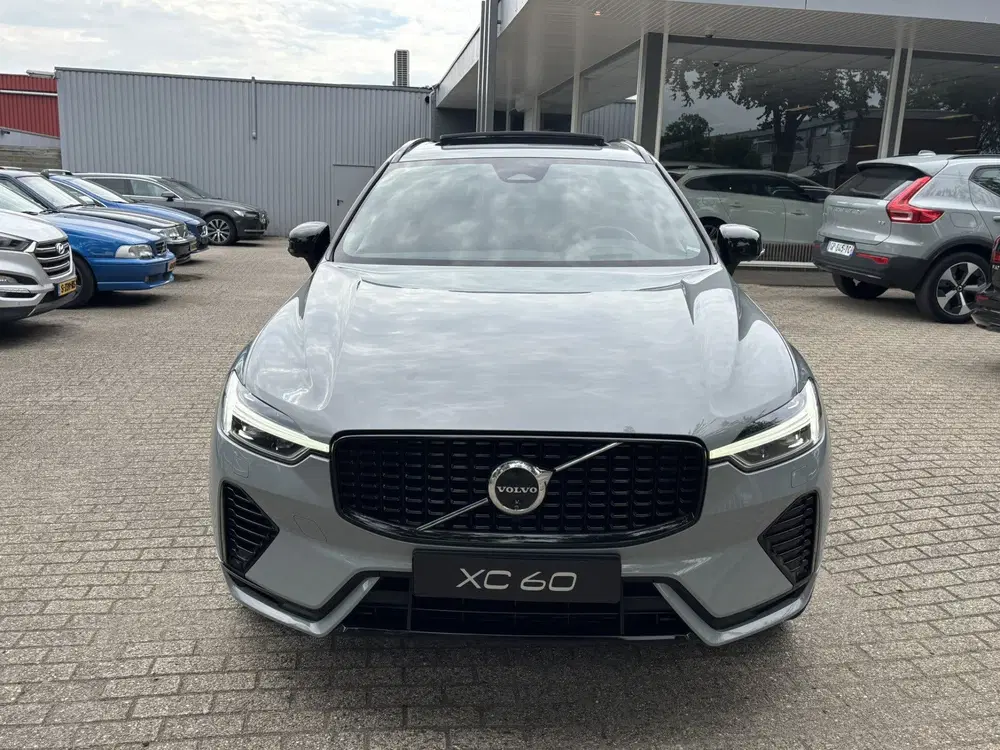 Volvo XC60 T6 Recharge AWD Ultimate Dark Pano 360 Hea uit 2023, foto 9
