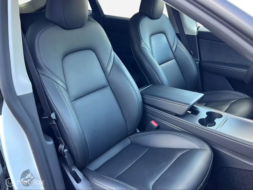 Tesla Model Y Long Range Dual Motor uit 2023, foto 6