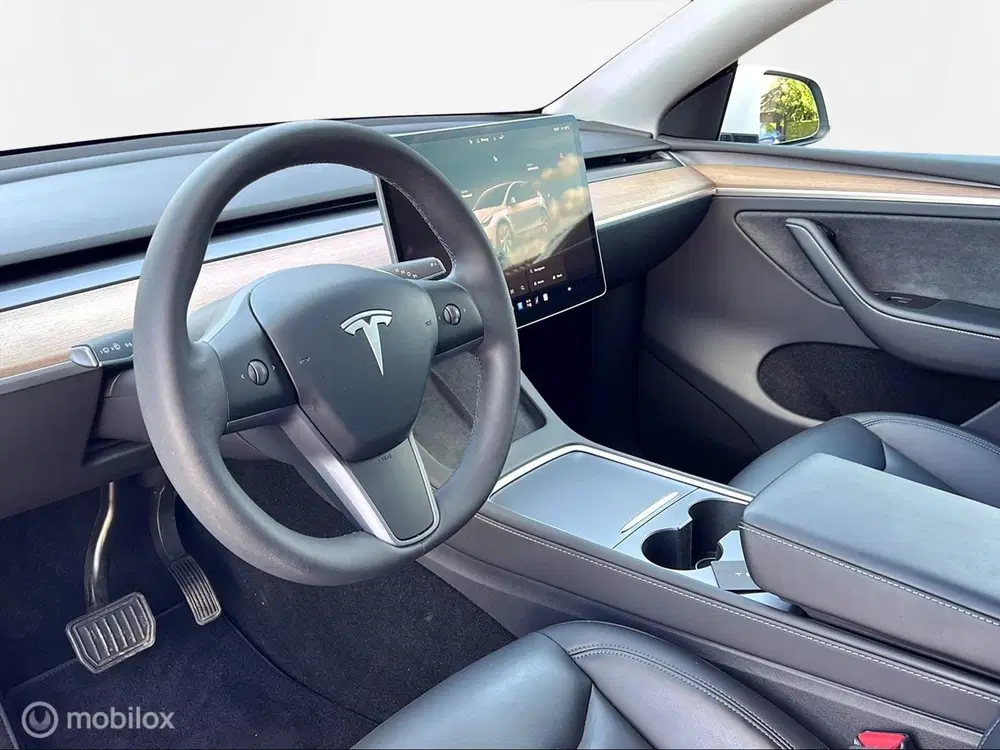 Tesla Model Y Long Range Dual Motor uit 2023, foto 7