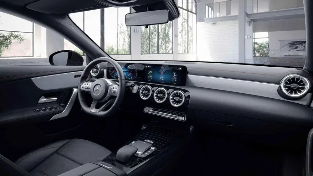Mercedes-Benz CLA 180 AMG Line uit 2023, foto 8