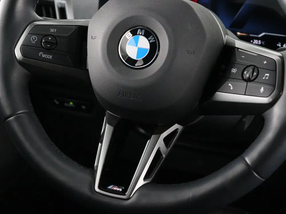 BMW iX xDrive45 101 kWh M Sport uit 2026, foto 3