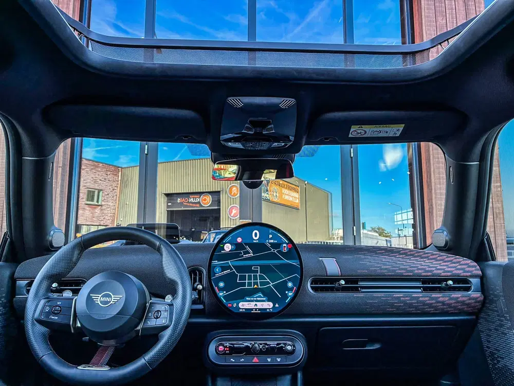 Mini John Cooper Works 2.0 JCW John Cooper Works F1 aut 231pk uit 2025, foto 2