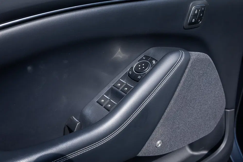 Ford Mustang Mach-E Extended RWD 98 kWh soh95% panoramadak uit 2021, foto 12