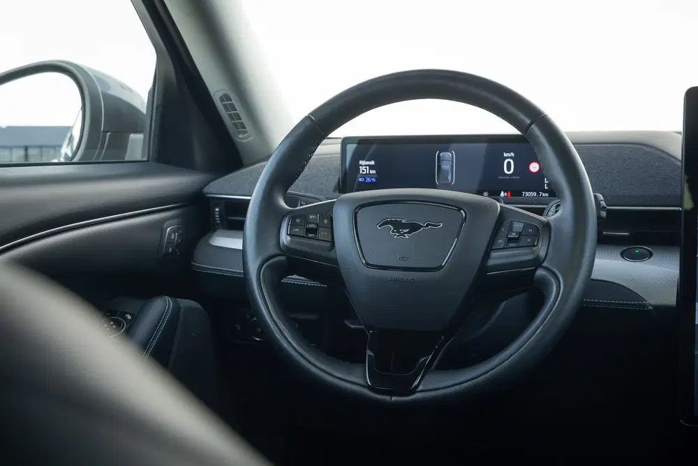 Ford Mustang Mach-E Extended RWD 98 kWh soh95% panoramadak uit 2021, foto 8