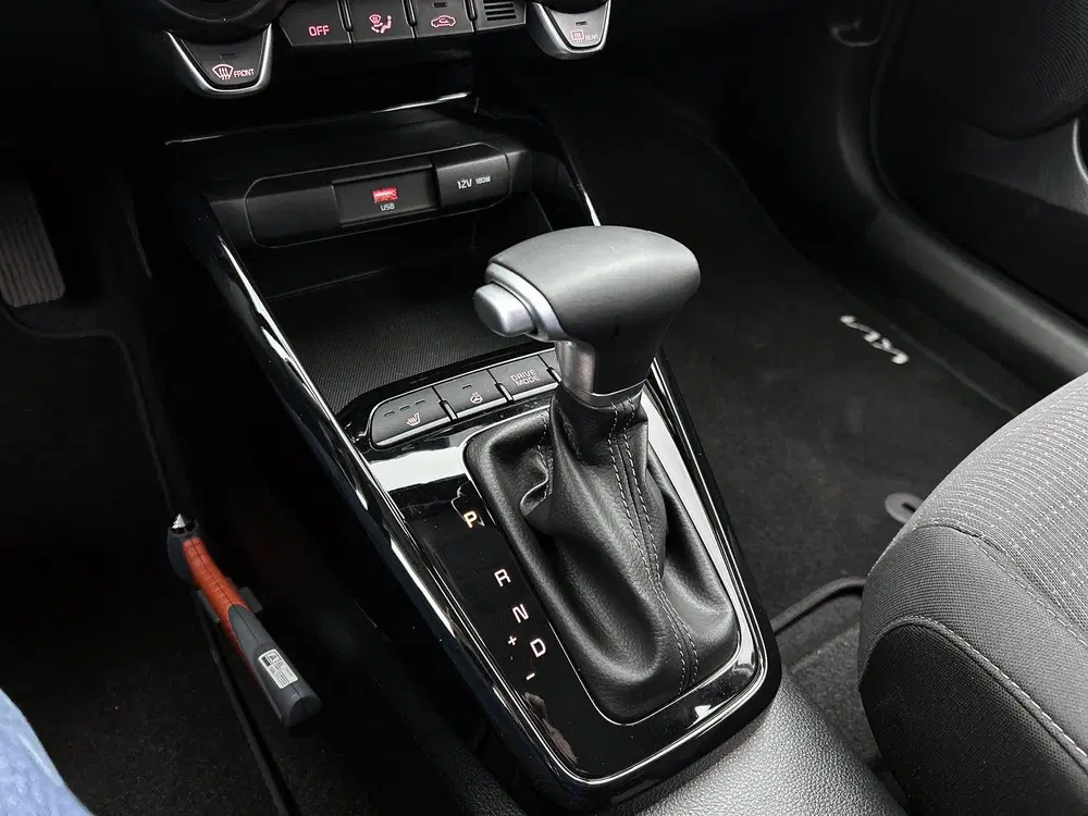 Kia Stonic 1.0 T-GDi MHEV DynamicPlusLine Navigatie uit 2025, foto 12
