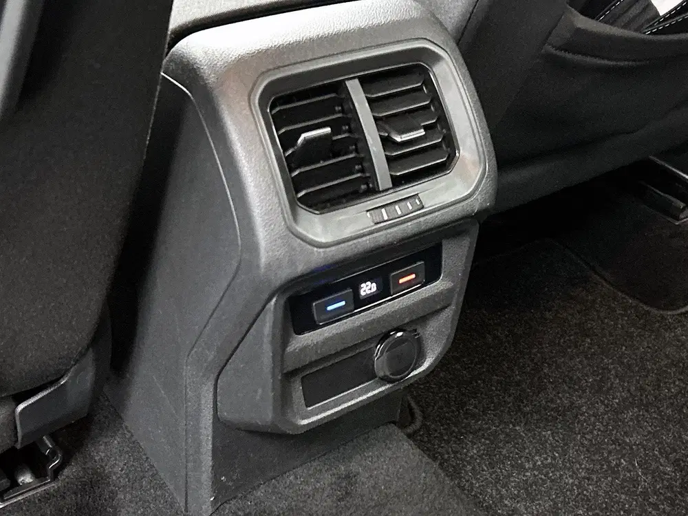 Volkswagen Tiguan Allspace 1.5 TSI Comfortline Business 7p. uit 2021, foto 14