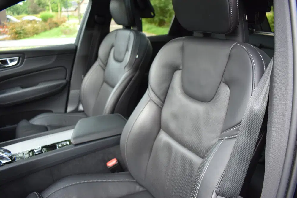 Volvo XC60 2.0 T6 Plug-in hybrid AWD Ultimate Black E uit 2024, foto 11