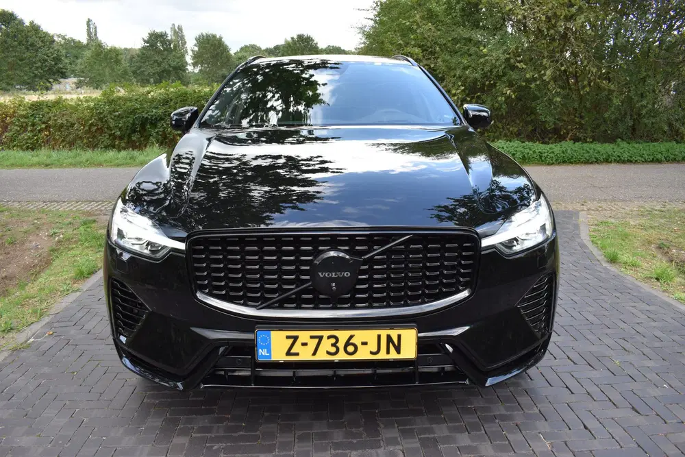 Volvo XC60 2.0 T6 Plug-in hybrid AWD Ultimate Black E uit 2024, foto 2