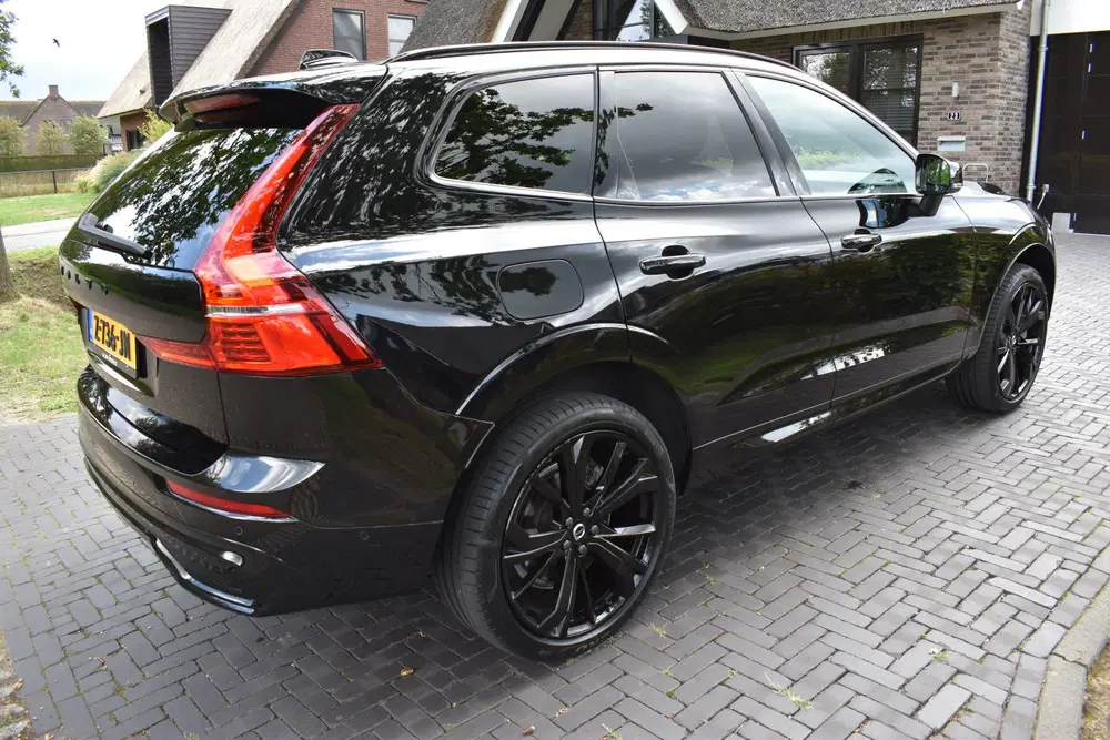 Volvo XC60 2.0 T6 Plug-in hybrid AWD Ultimate Black E uit 2024, foto 5