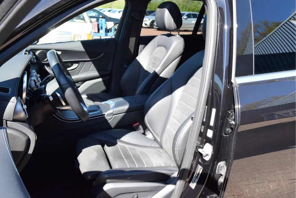 Mercedes-Benz GLC GLC 200 4MATIC Business Solution AMG Panor uit 2020, foto 4