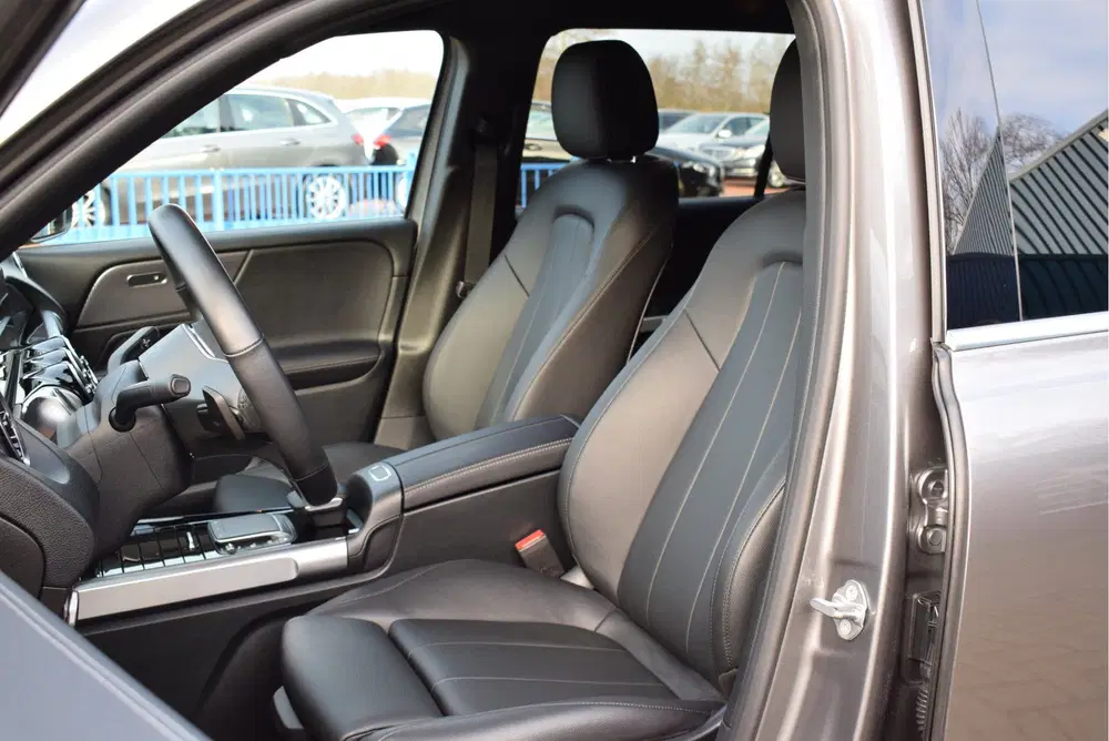 Mercedes-Benz GLB 200 Business Solution Luxury Achteruitrij uit 2021, foto 3