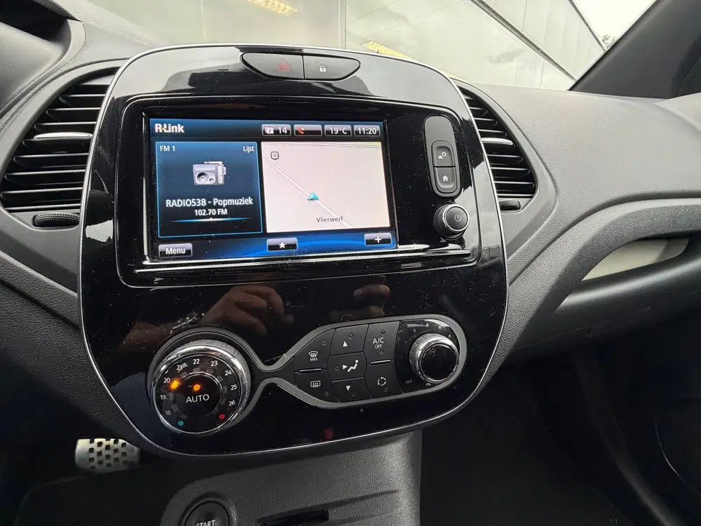 Renault Captur 1.3 TCe Version S Automaat uit 2019, foto 14