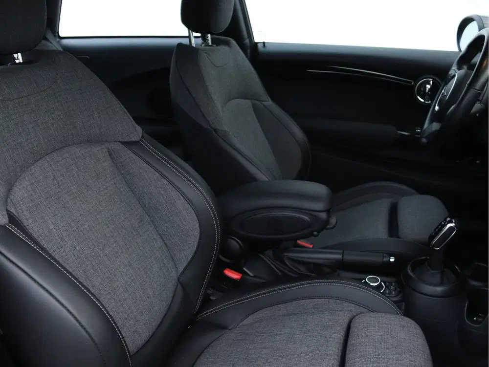 Mini Cooper 1.5 Cooper Classic STOEL uit 2021, foto 6