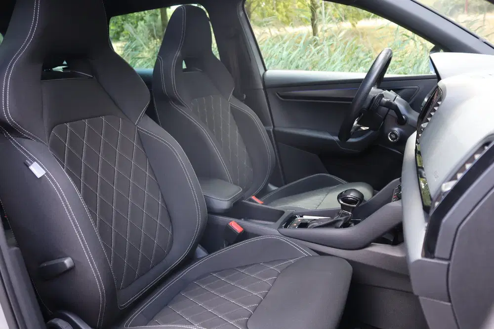 Skoda Karoq 1.5 TSI ACT DSG Sportline Pano uit 2023, foto 11