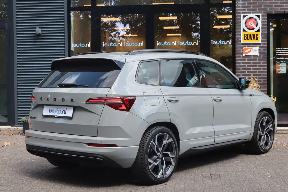 Skoda Karoq 1.5 TSI ACT DSG Sportline Pano uit 2023, foto 2