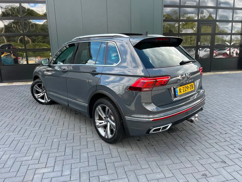Volkswagen Tiguan 1.5 TSI R-Line Business+ NLAuto uit 2021, foto 2