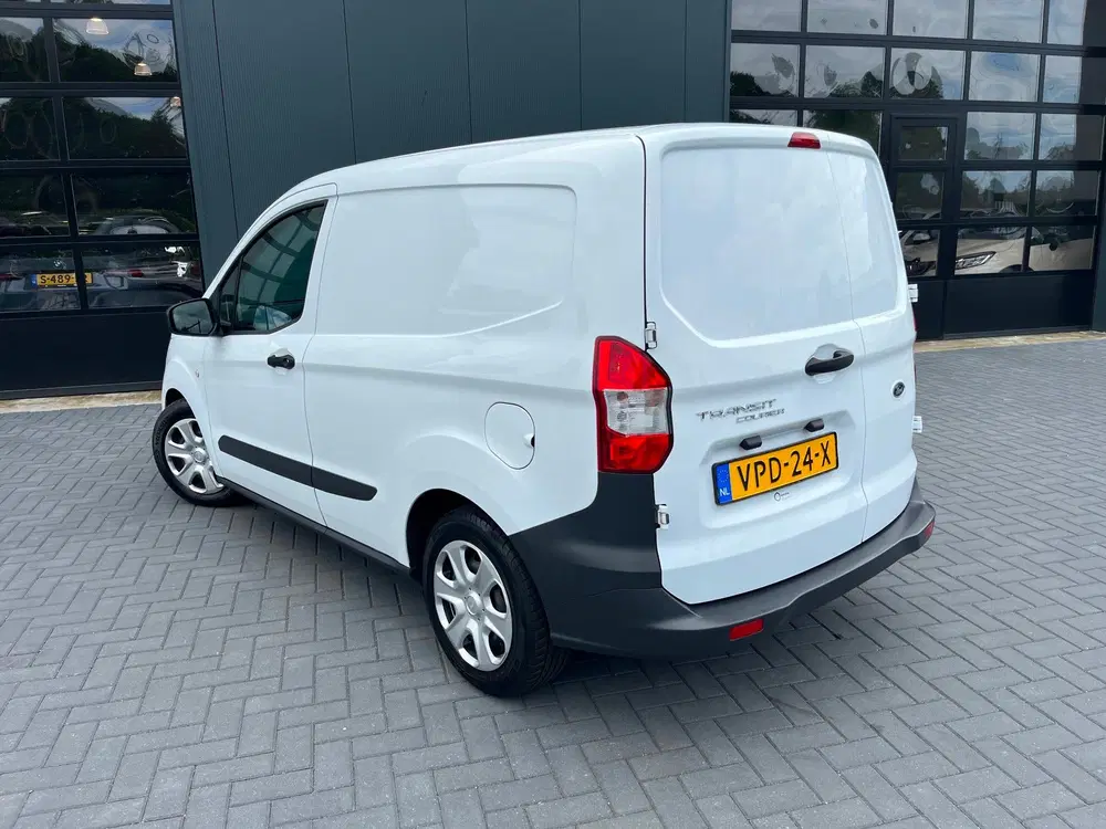 Ford Transit Courier 1.0 Trend EcoBoost S&S Benzine uit 2022, foto 2