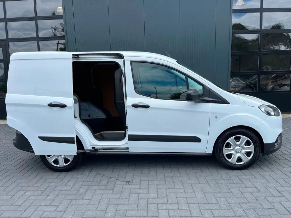 Ford Transit Courier 1.0 Trend EcoBoost S&S Benzine uit 2022, foto 8