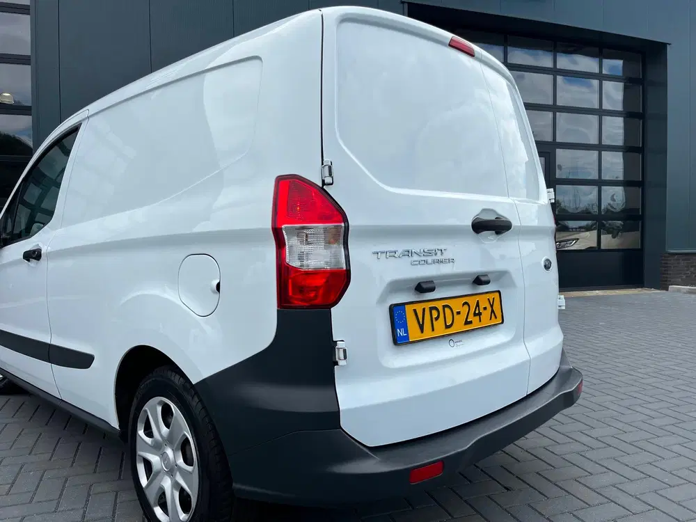 Ford Transit Courier 1.0 Trend EcoBoost S&S Benzine uit 2022, foto 9