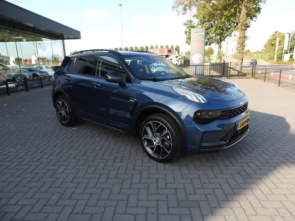 Lynk & Co 01 1.5 PHEV BlackStyle uit 2023, foto 2