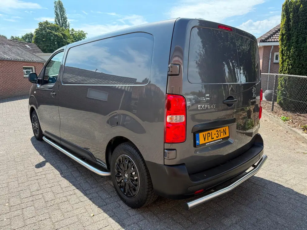 Peugeot Expert 2.0 BlueHDI L2 145pk automaat Camera CarPl uit 2022, foto 2