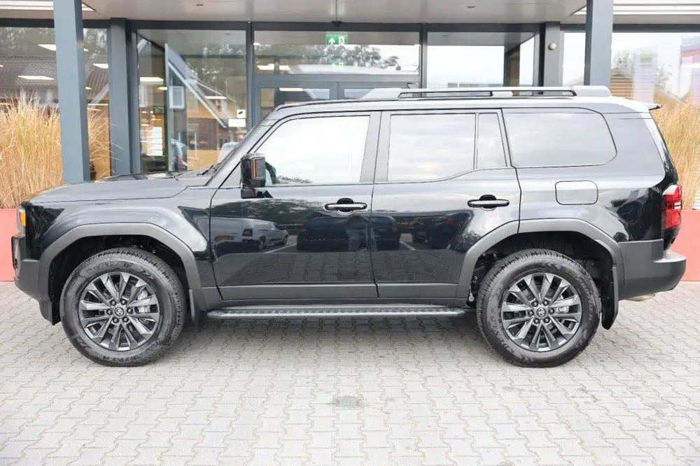 Toyota Land Cruiser 2.8 D-4D 5DRS PROFESSIONAL A uit 2024, foto 2