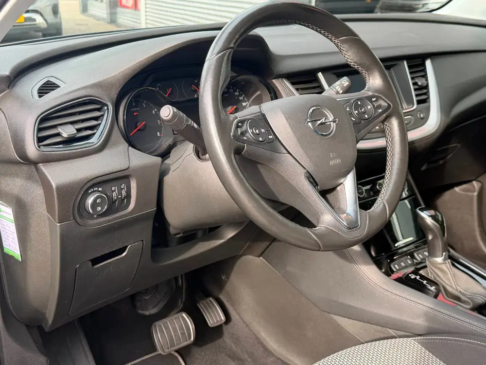 Opel Grandland 1.2 Turbo 120 Jaar Edition uit 2019, foto 2