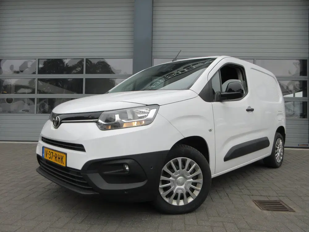Toyota Proace City 1.5 D-4D Live uit 2023
