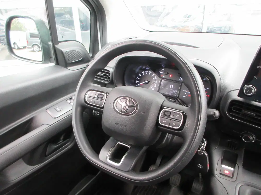 Toyota Proace City 1.5 D-4D Live uit 2023, foto 13