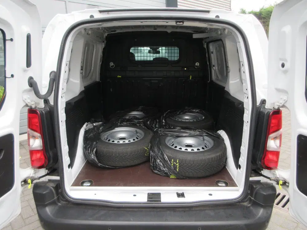 Toyota Proace City 1.5 D-4D Live uit 2023, foto 6