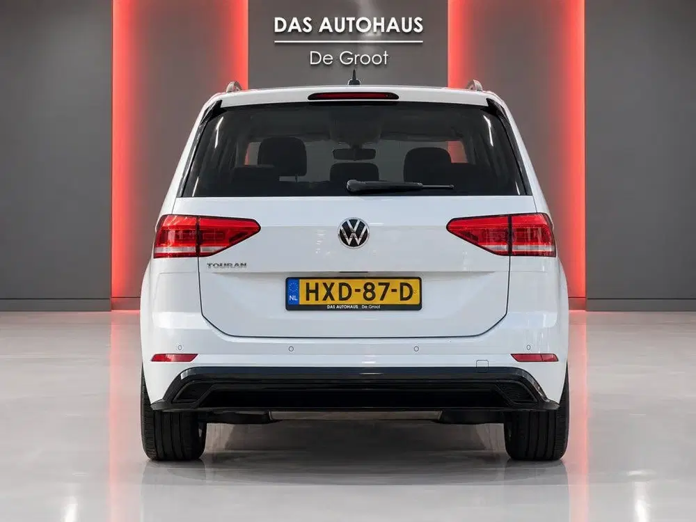 Volkswagen Touran 1.5 TSI 150pk DSG R-Line Black Style 7p. uit 2020, foto 10