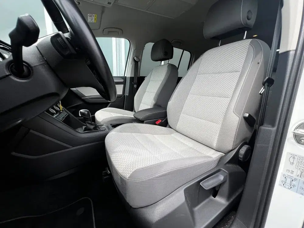 Volkswagen Touran 1.5 TSI 150pk DSG R-Line Black Style 7p. uit 2020, foto 7
