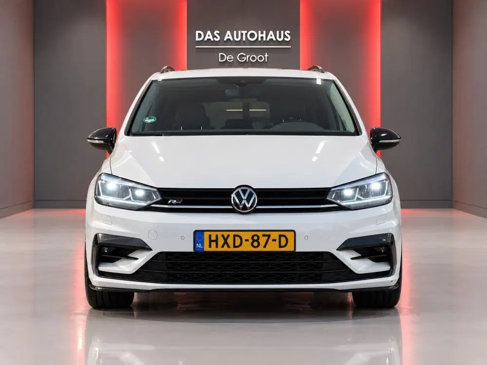 Volkswagen Touran 1.5 TSI 150pk DSG R-Line Black Style 7p. uit 2020, foto 9