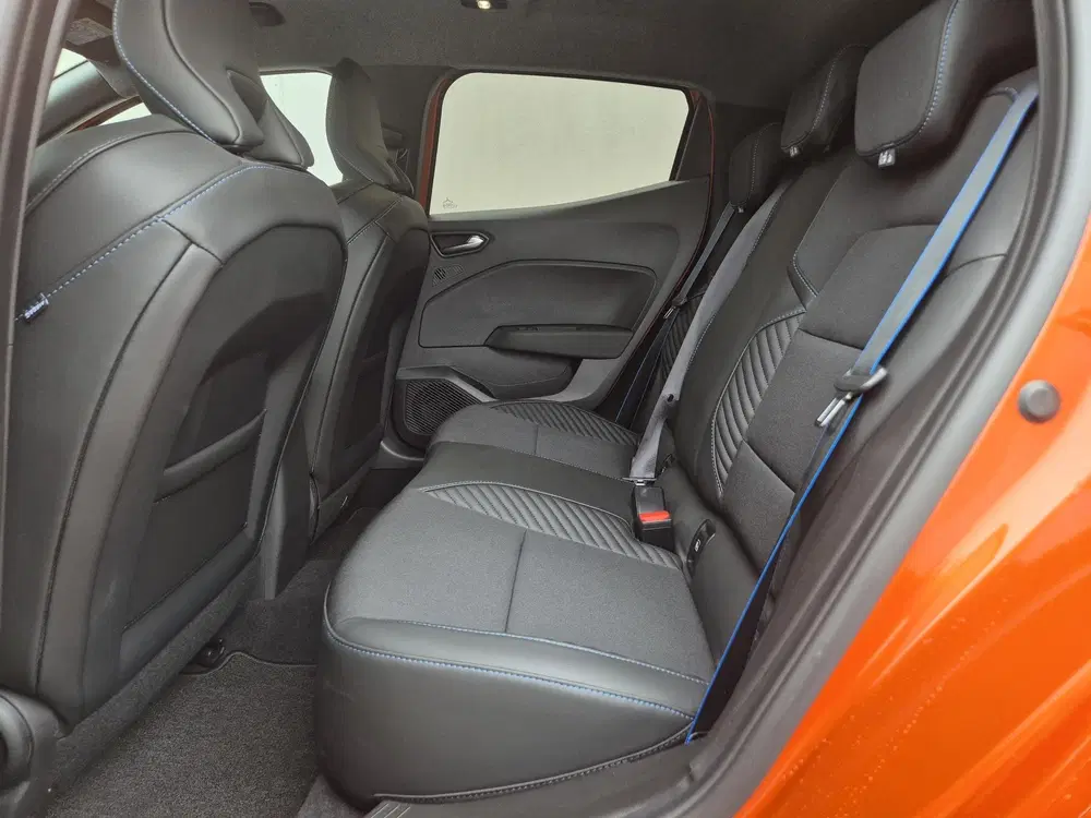 Renault Clio 1.0 TCe 90 GPF esprit Alpine Handgeschakel uit 2024, foto 15
