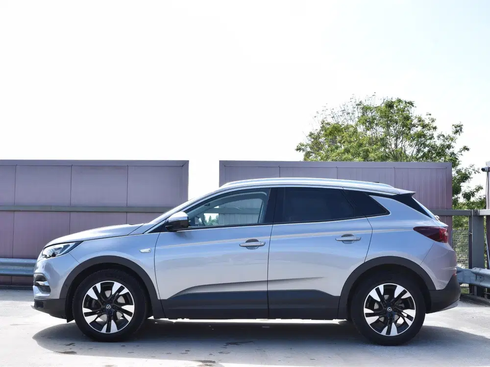 Opel Grandland 1.2 Turbo Innovation uit 2020, foto 2