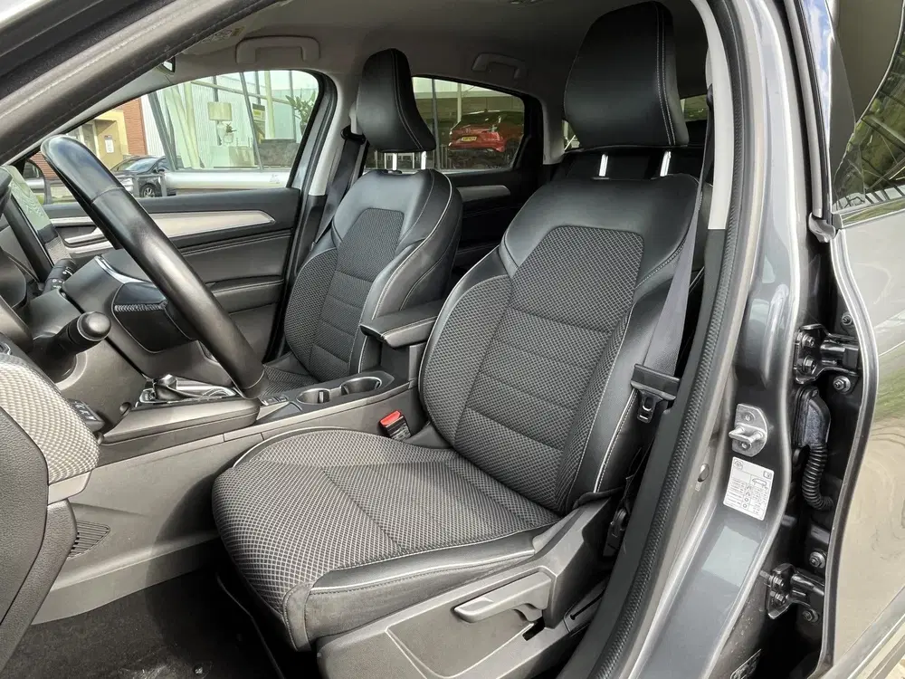 Renault Arkana 1.6 E-Tech Hybrid 145PK Intens uit 2022, foto 13