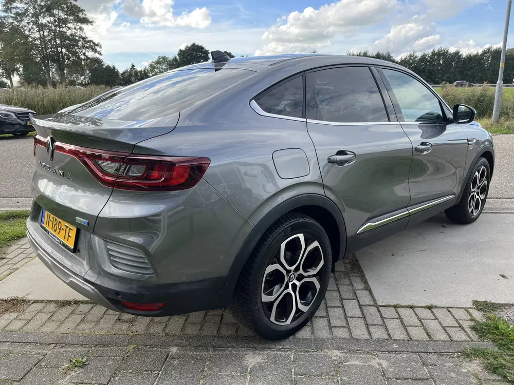 Renault Arkana 1.6 E-Tech Hybrid 145PK Intens uit 2022, foto 2