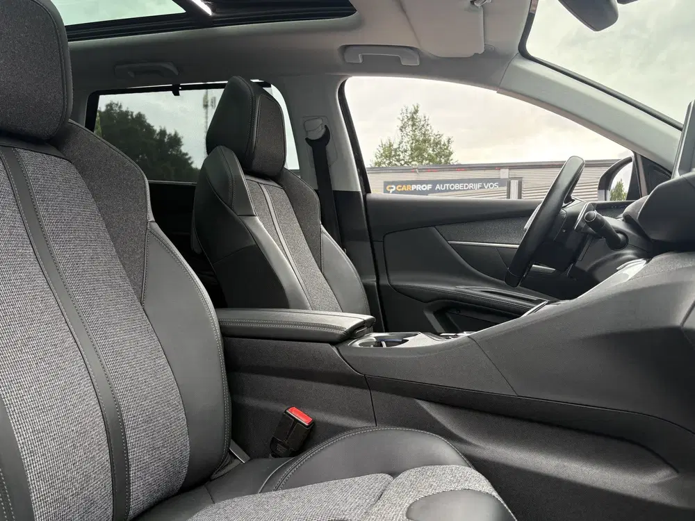 Peugeot 5008 1.2 PureTech Allure Avantage uit 2020, foto 10