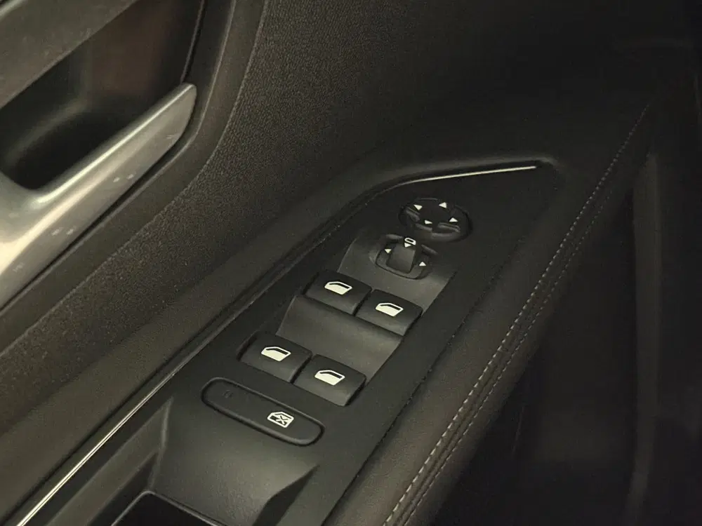 Peugeot 5008 1.2 PureTech Allure Avantage uit 2020, foto 15