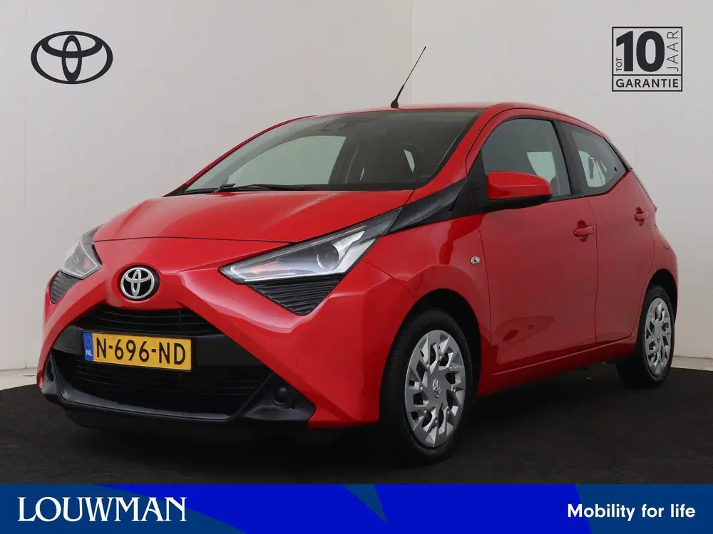 Toyota Aygo 1.0 VVT-i x-play uit 2021