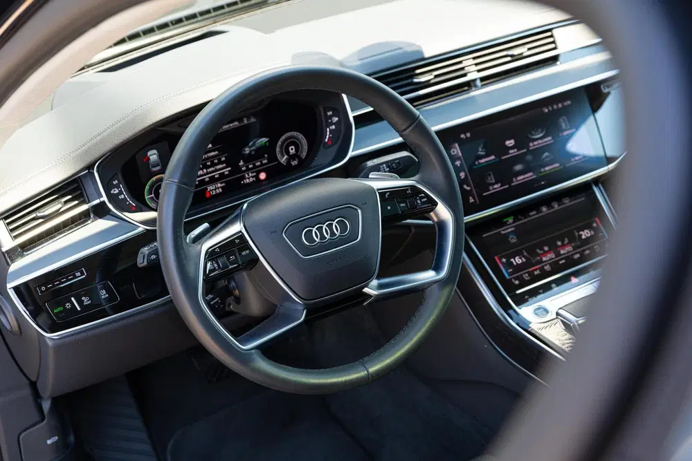 Audi A8 60 TFSI e quattro PANO MASSAGE HEAD UP B&O uit 2024, foto 5