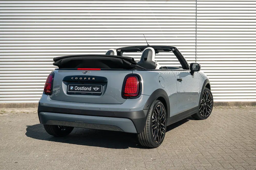 Mini Cabrio Cooper C Automaat uit 2026, foto 2