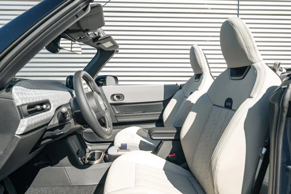 Mini Cabrio Cooper C Automaat uit 2026, foto 4