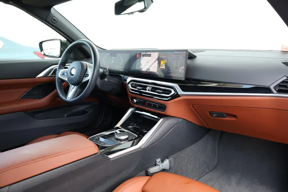BMW 4-serie 420i High Executive uit 2024, foto 12