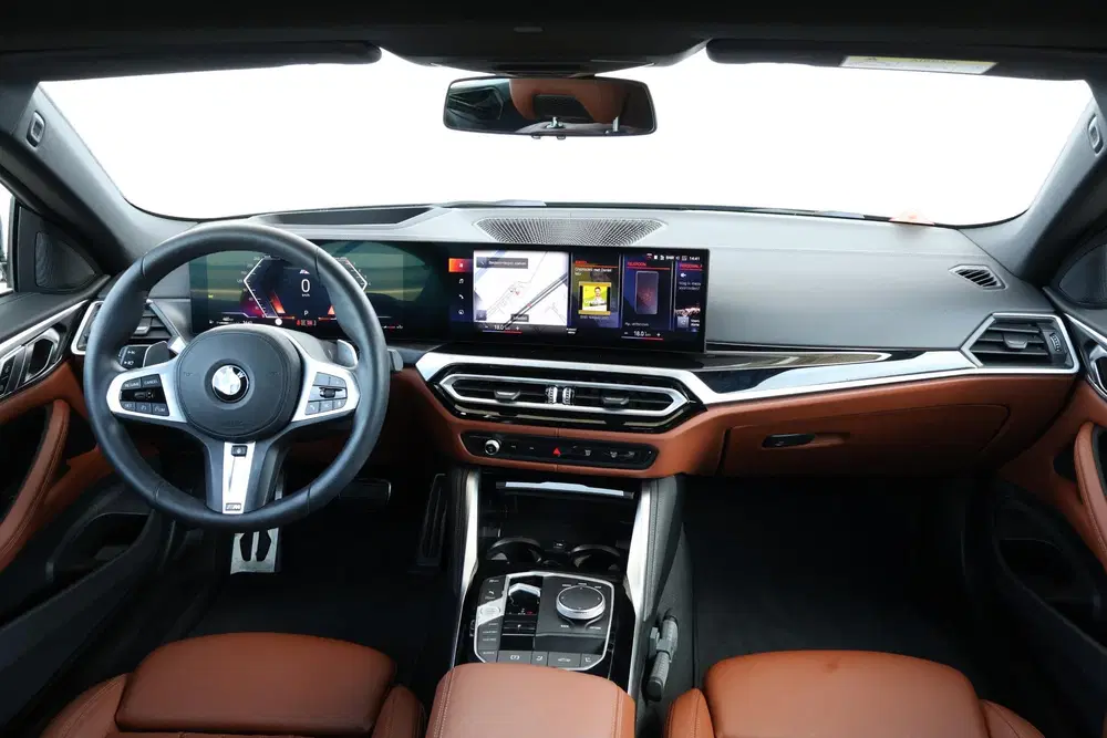 BMW 4-serie 420i High Executive uit 2024, foto 14