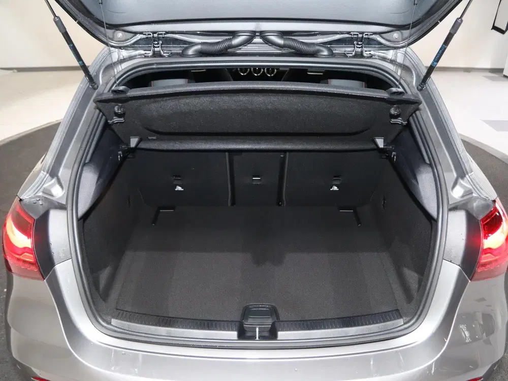 Mercedes-Benz A-Klasse 180 Business Solution AMG uit 2026, foto 11