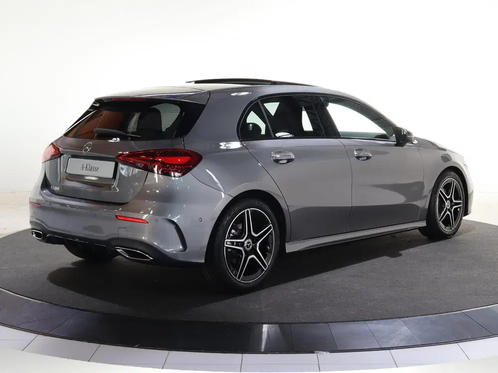 Mercedes-Benz A-Klasse 180 Business Solution AMG uit 2026, foto 2